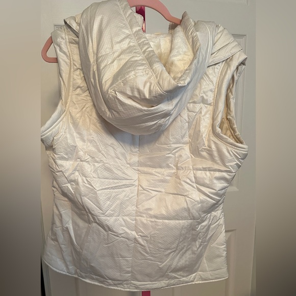 Shape Performance Puffy Vest - Picture 5 of 11